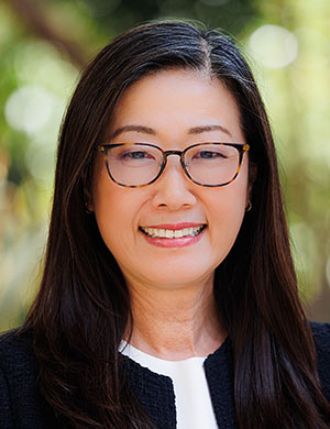 headshot: Jinhee Jeannie Nguyen