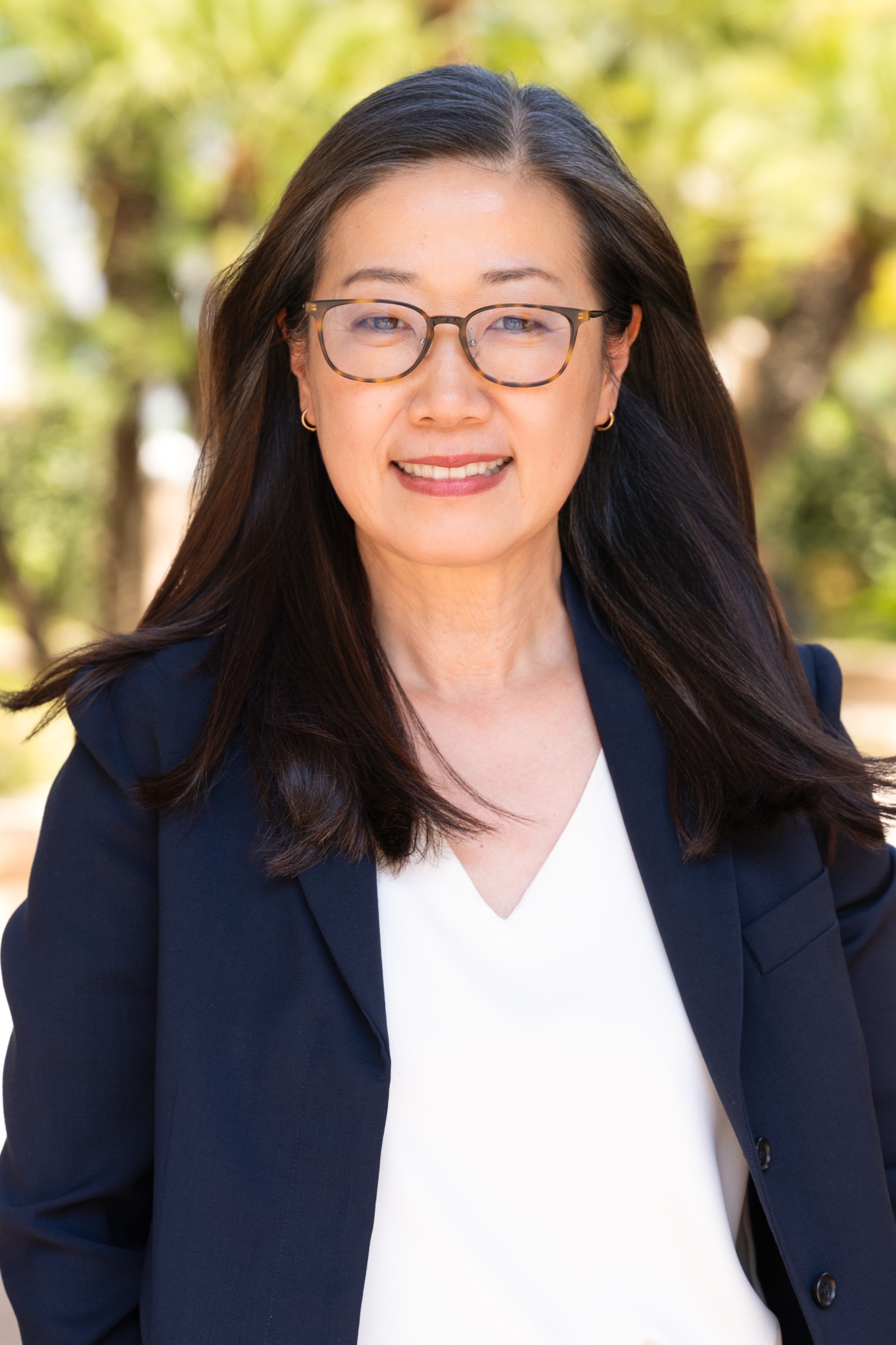 Jinhee Nguyen headshot